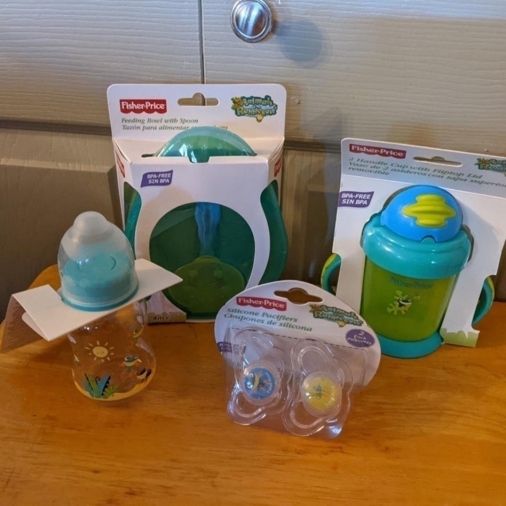 New Fisher-Price 4pc Baby Gift Set Infant Essentials Perfect Baby Shower Gift